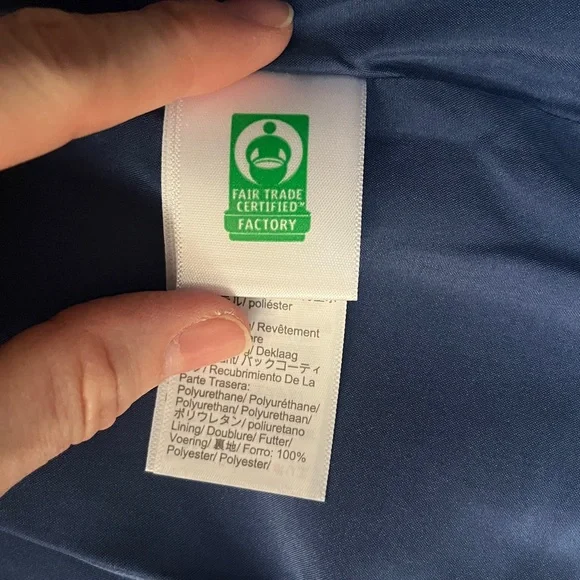 Great transition piece! NWT quilted barn jacket - Picture 5 of 6